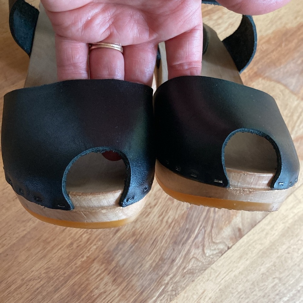BRYR Black Leather Peep-Toe Wedge Sandals - Picture 4 of 13